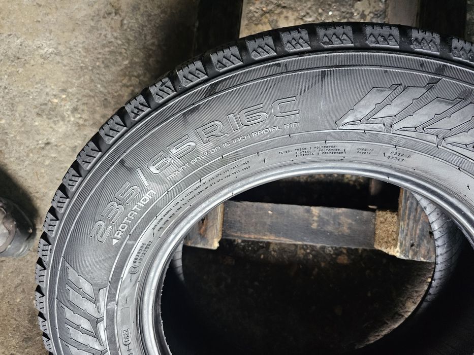 2 anvelope iarna 235 65 16C Nokian 2022