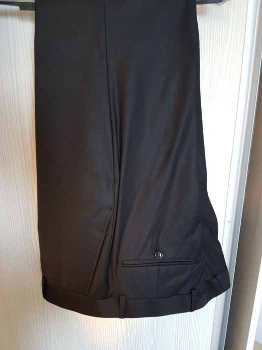 Vand costum de barbati