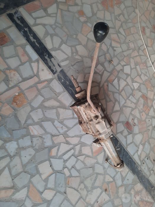 UAZ karobka sotiladi