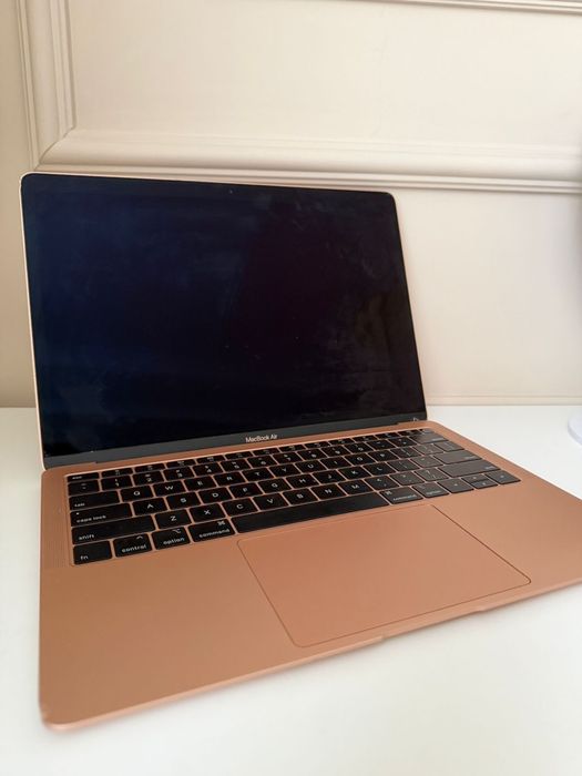 MacBook Air 13 2019 i5
