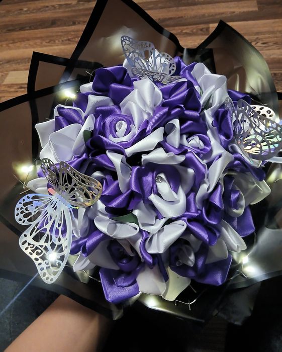 Trandafiri din satin