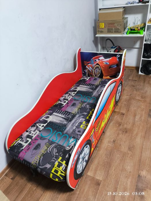 Детская кровать автомобиль Hot Wheels б/у