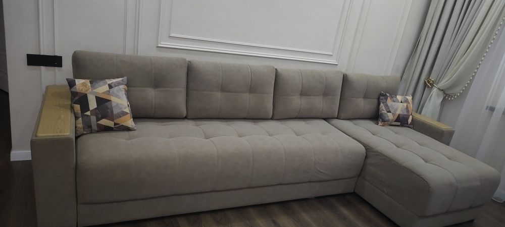 Продам диван для гостиной