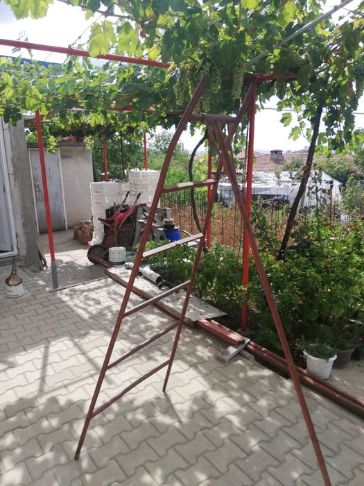 Дървени и Метални стълби за овощни градини