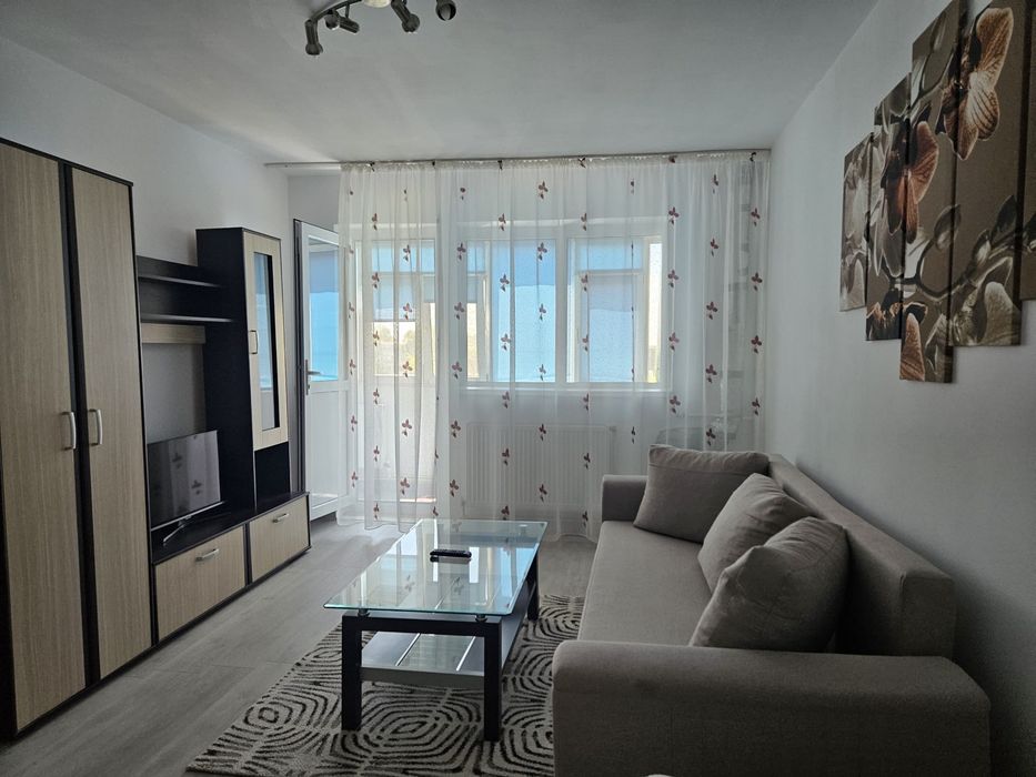 Inchiriez apartament