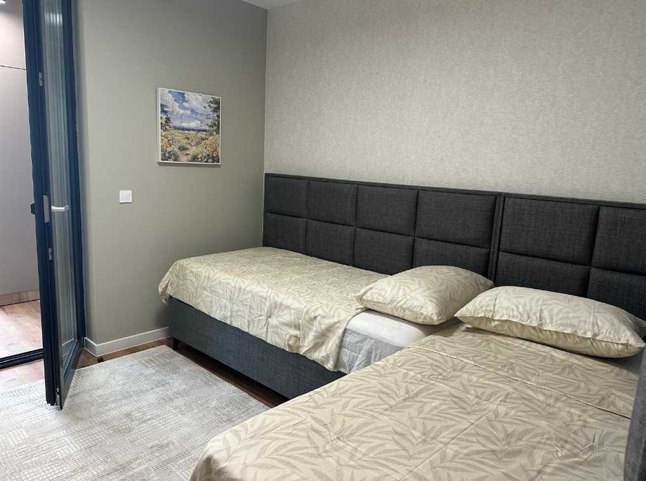 Дава се под наем Тристаен апартамент в Варна, Спортна зала - 141 кв.м за 1346.4 € - Снимка #9