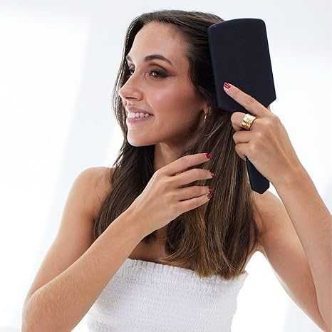 Четка за разплитане на коса Termix Black с неплъзгаща се дръжка и дебели, здрави влакна