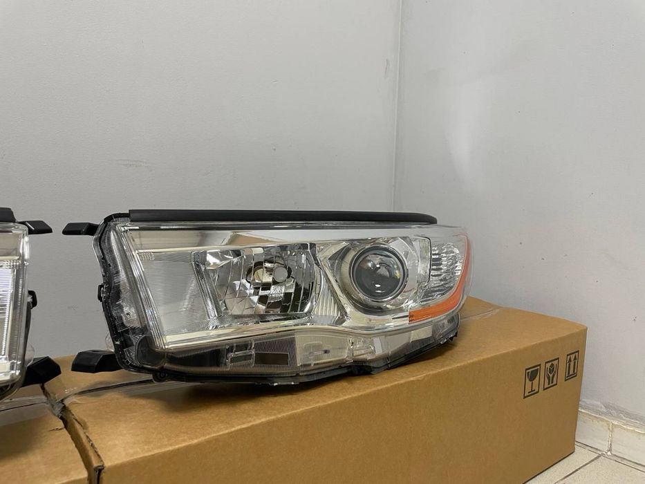 Фары на Toyota Highlander 2014,2016