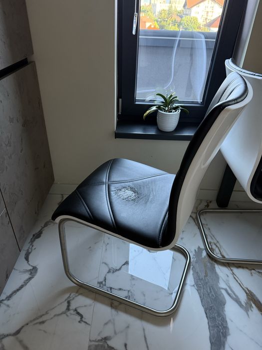 Scaun bucatarie (4 buc/400 lei)