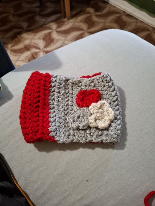 Шал или лента ръчно оплетени