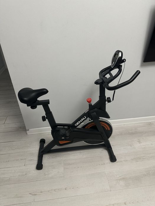 Велотренажер продам