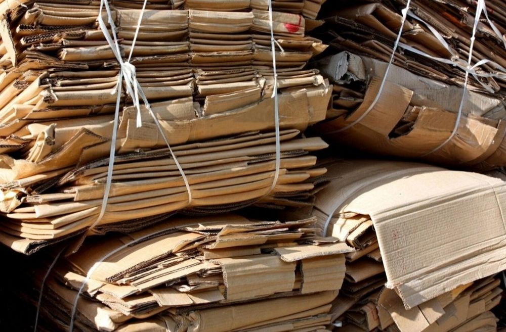 Makulatura makalatura kardon oq qog‘oz olamiz bumaga oq qog‘oz