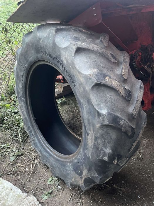 Vand 2 anvelope  380/70r28 (13,6r28)