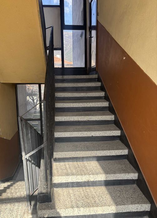 ЧЕТИРИСТАЕН апартамент в ЦЕНТЪРА на Карлово