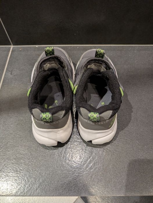 Set 2 Perechi Papuci Skechers + Sinsay Led (marimea 24)