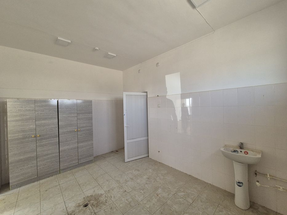 Бино сотилади Пишган гиштдан курилган холати яхши