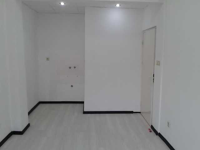 Дава се под наем Магазин в София, Зона Б-5 - 55 кв.м за 510 € - Снимка #2