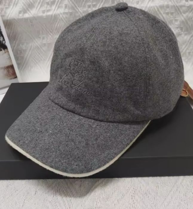 Sapca Loro Piana material lana moale premium