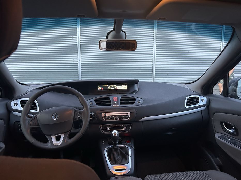 RENAULT Scenic 2012 — imagine 4