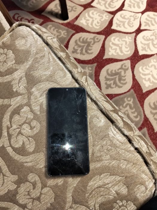 Продам Xiaomi Redmi 13C 256 ГБ

Продаю телефон Xiaomi Redmi 13C с