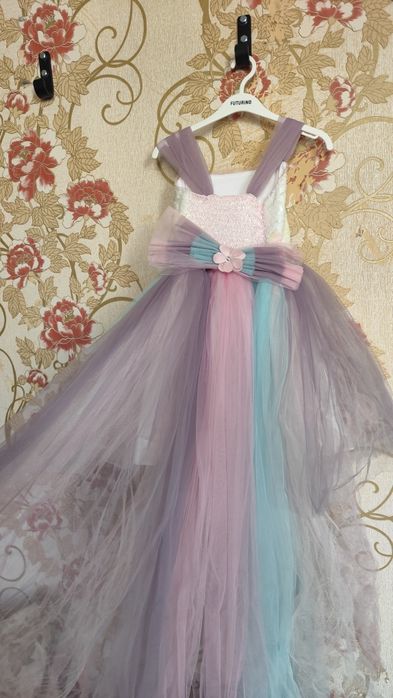 Продам платье для девочки