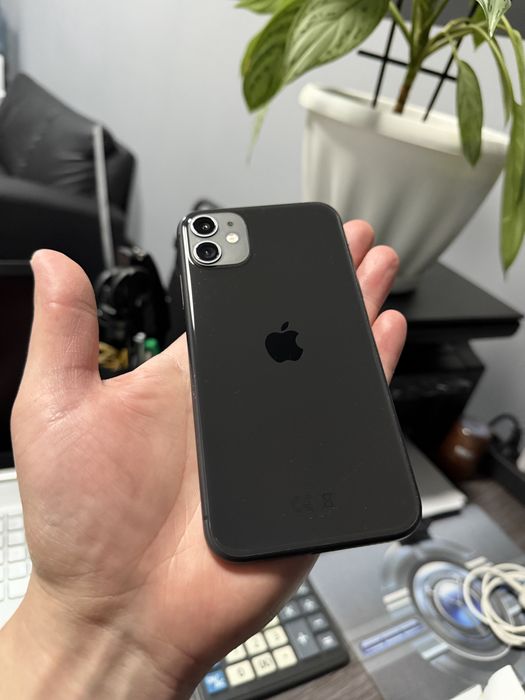 iPhone 11 (64 ГБ)