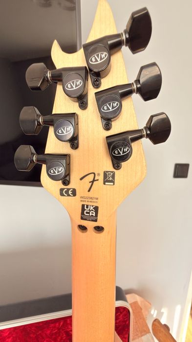 EVH Wolfgang Special Stealth + оригинален EVH твърд кейс