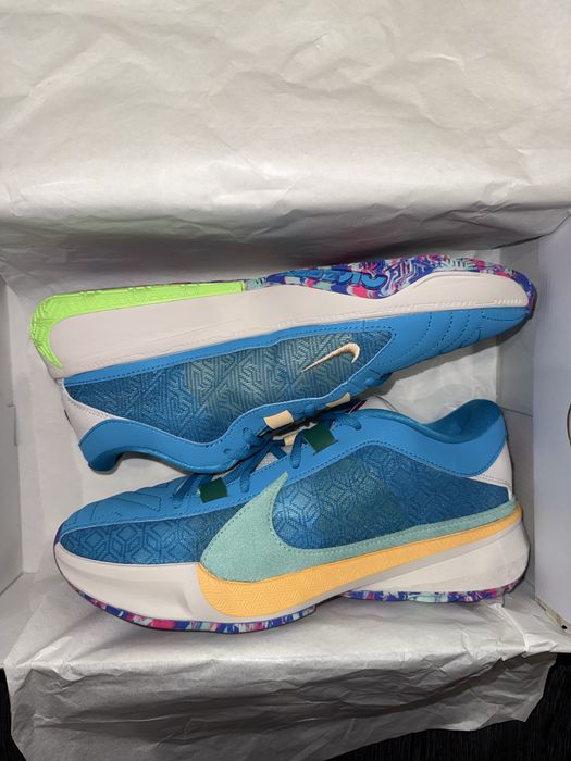 Баскетболни обувки Nike Freak 5 "Greece x Nigeria"-размер 42, 44, 47.5