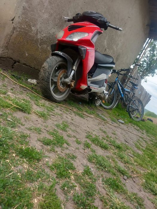 VÂND scuter piaggio nrg,2t,80cc,fără acte (defect)