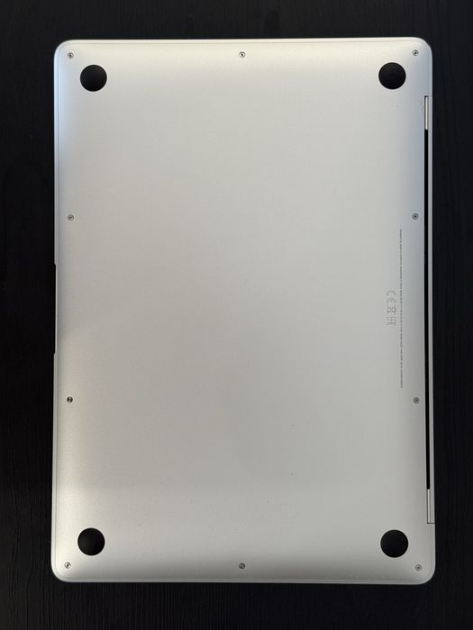 MacBook Air M1 2020 13” 8GB RAM 512GB SSD, stare excelentă