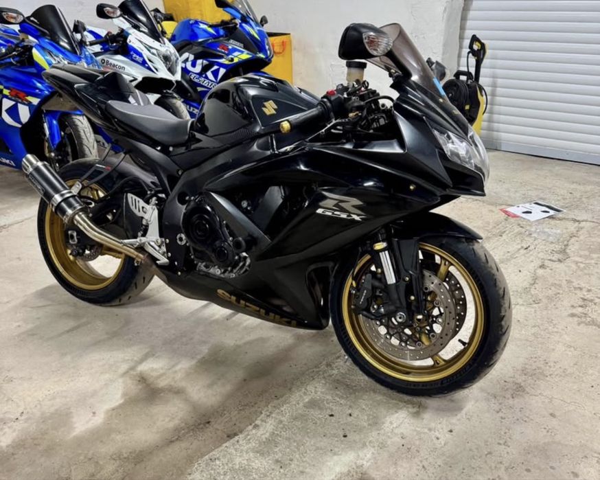 Suzuki gsxr 750 K8 на части