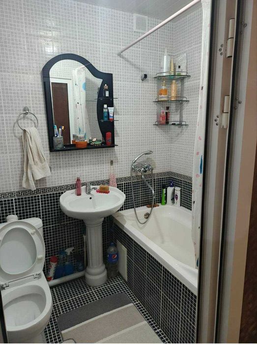 Сдается 6х комнатная квартира на 4 этаже Ориентир Хамкор банк