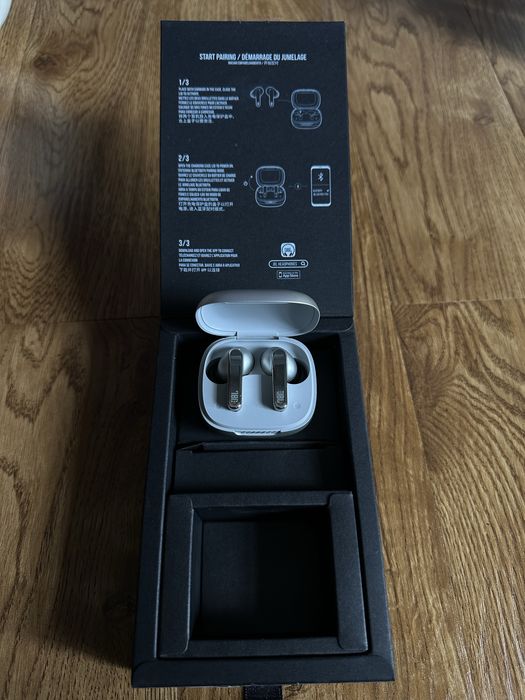 Срочна продается JBL LIVE PRO 2 оригинал