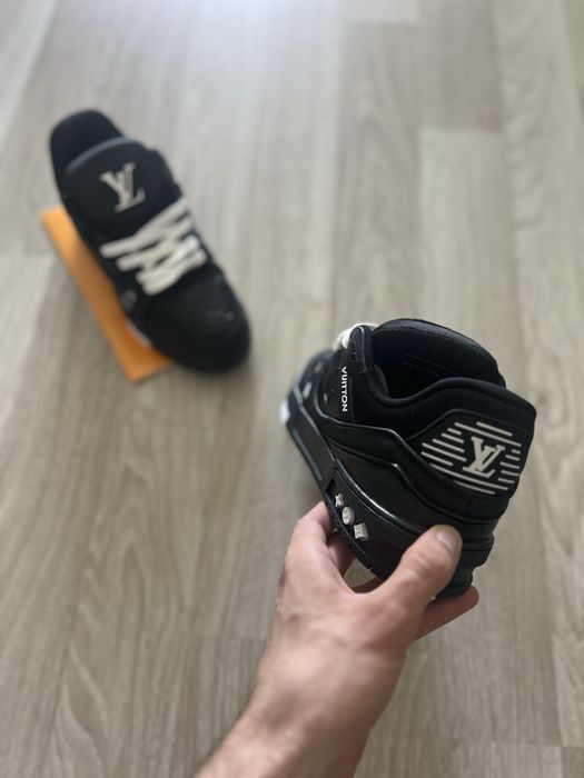 Adidasi LV Trainer Black *Impecabili* Marimi Disponibile