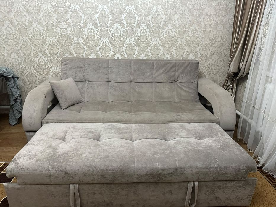 Продам диван в хорошем состоянии.