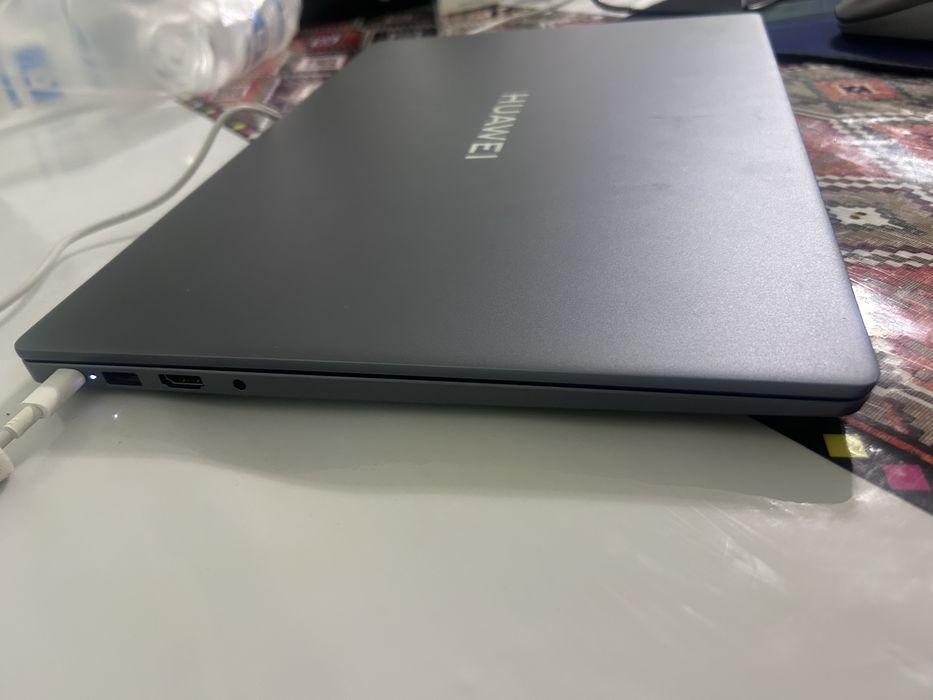 ноутбук  HUAWEI core i9