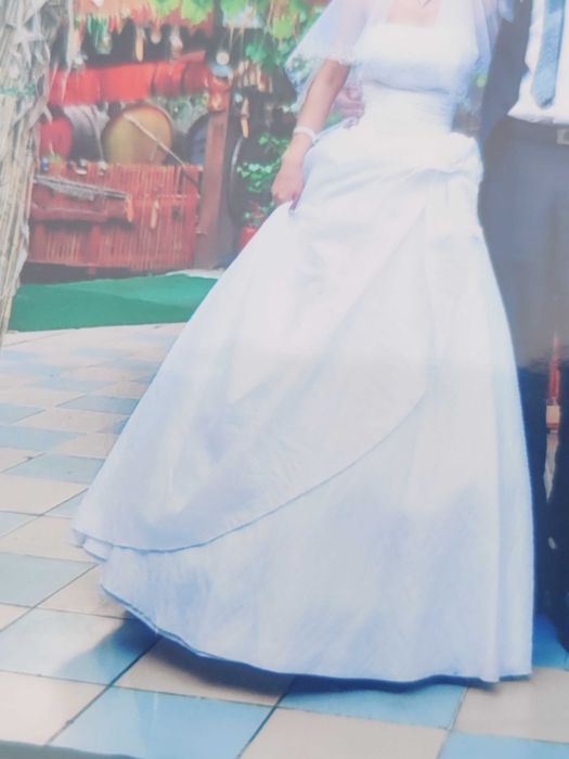 Rochie mireasa mărimea S fara mâneci și fără bretele