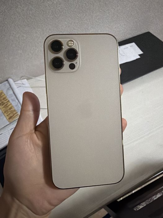 Продам Айфон 12pro