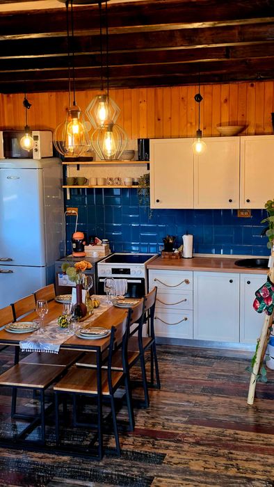 Casa/ cabana cu vedere superba la Lacul Padureni