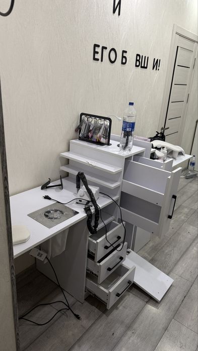 Продается стол для маникюра