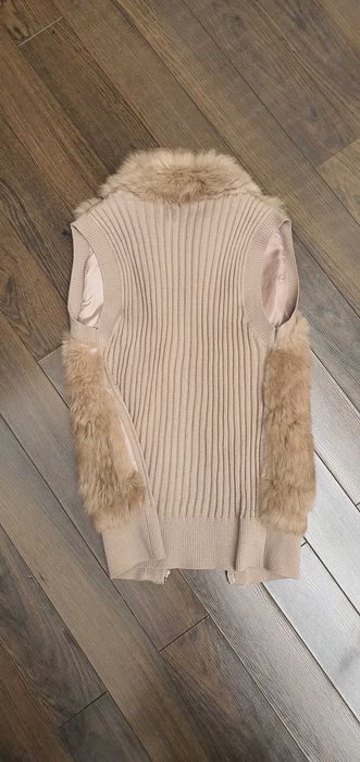 Vesta,din blana de iepure cu tricot ,firma Sfera