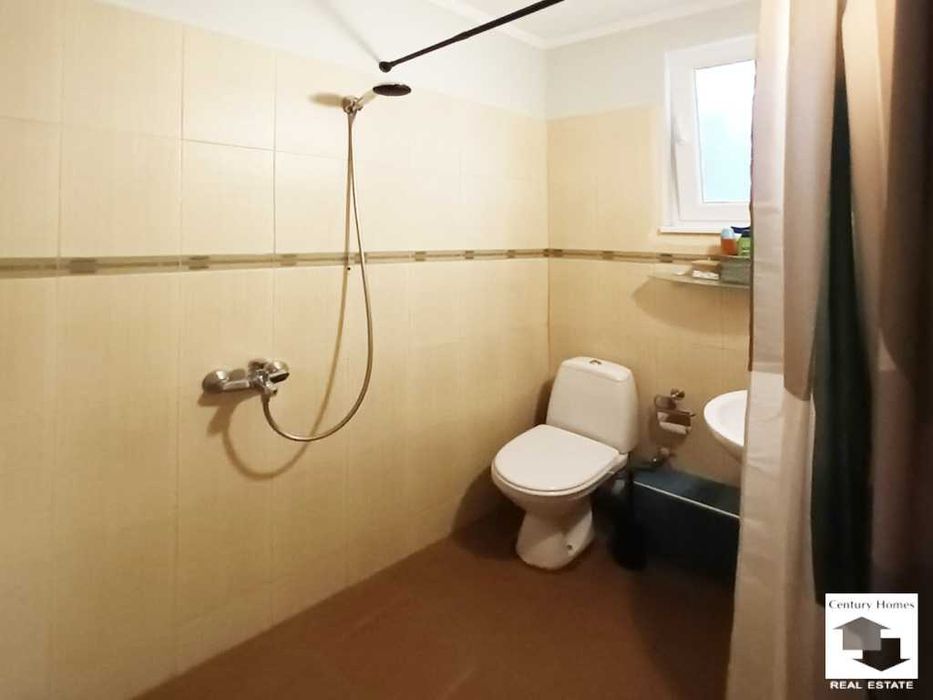 104952 Панорамен тристаен апартамент в центъра на В. Търново