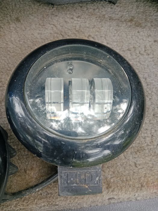 Продам противотуманки.