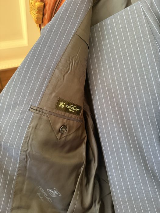 Костюмы Corneliani