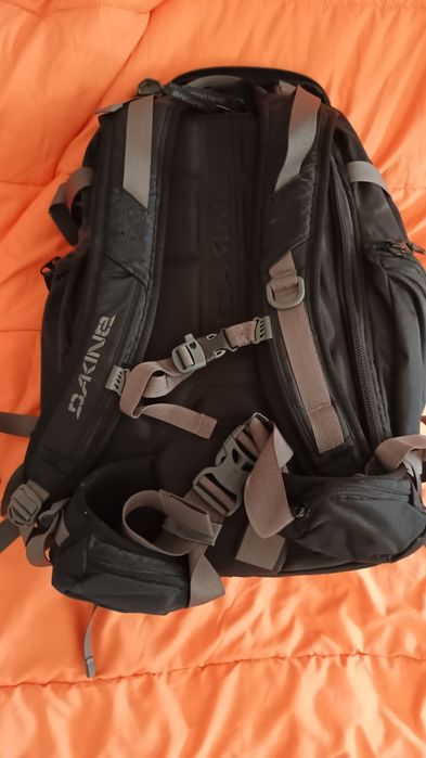 Продавам  пълен  професионална  фотографка раница  Dakine