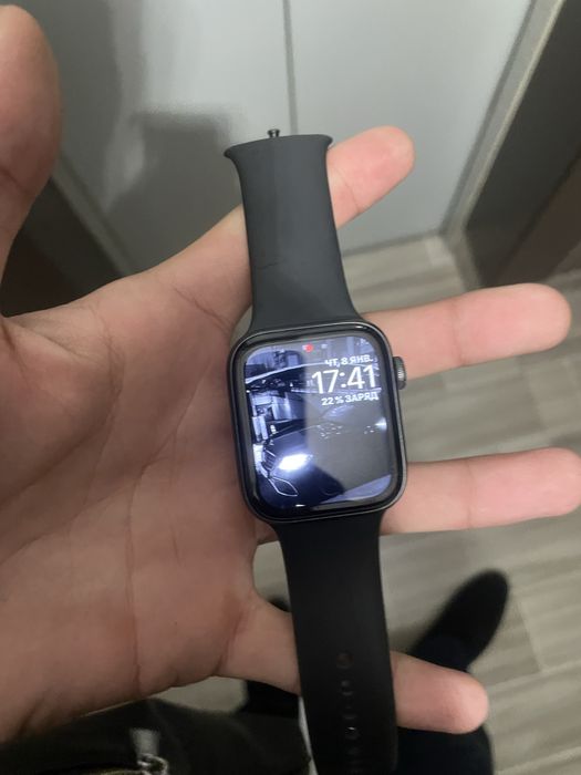 Apple Watch SE  в хорошем состоянии