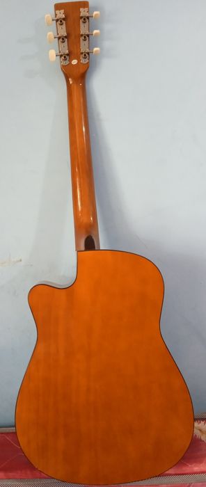 Akustika Gitara SOTILADI