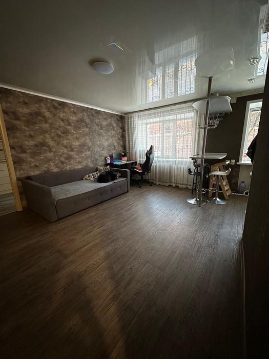 Продам квартиру 2 комнаты            .