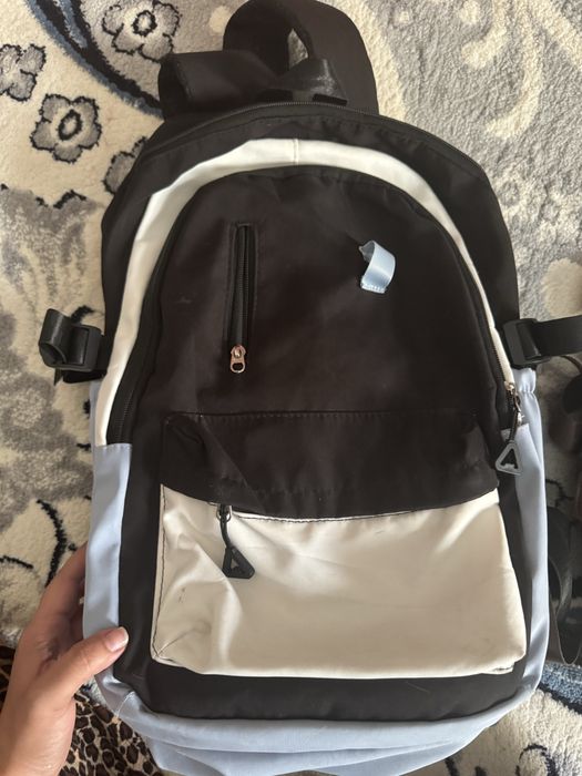 Maktab sumkalari sotiladi