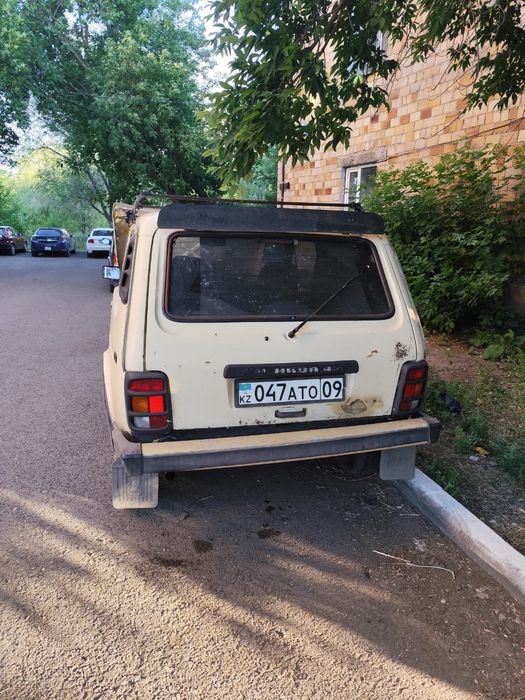 В продаже нива 2121